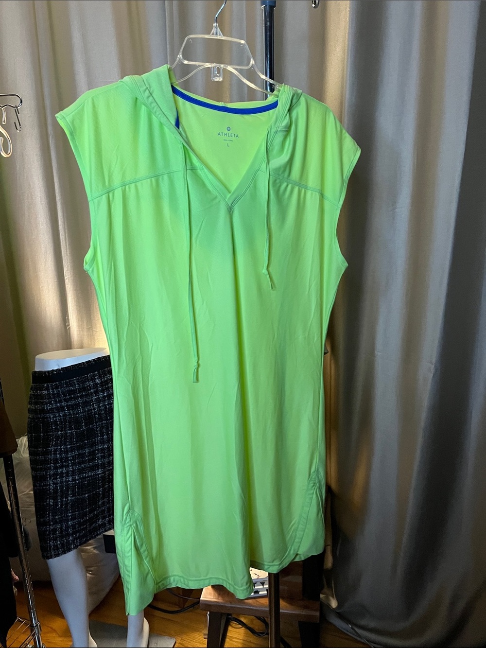 Athleta Cabana Hoodie Dress yellow 
Lime highlighter green cover-up